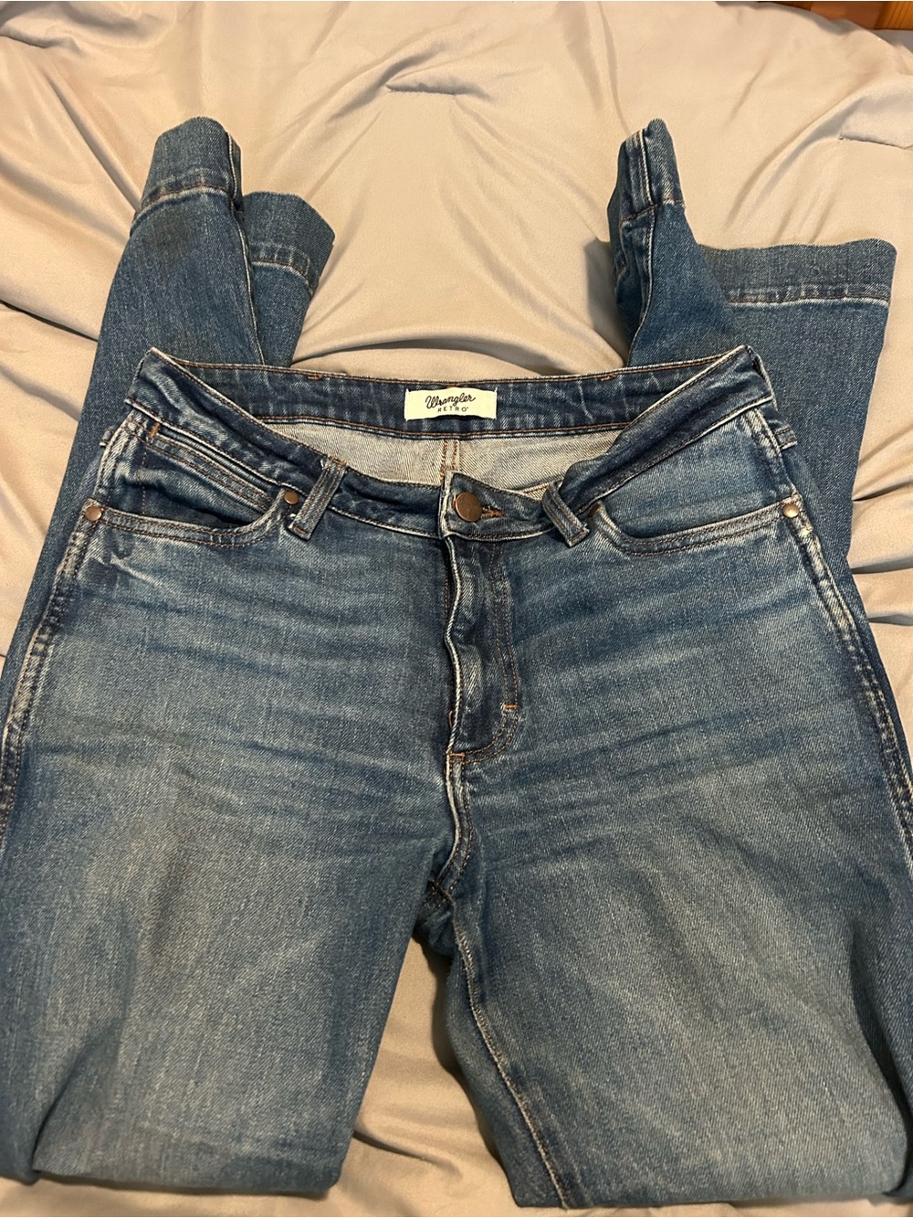 Wrangler Men's Light Blue Denim Relaxed Jeans - Picture 3 of 5
